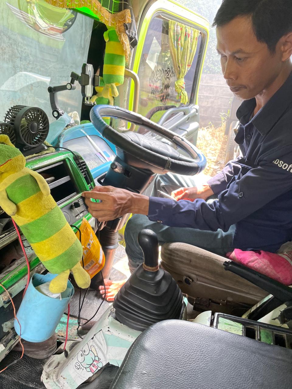 Pemasangan Sistem GPS Tracker untuk Bintang Jaya Gunung Sindur
